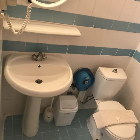 Отель R.e.d. 3*