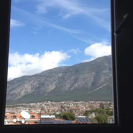 Hotel R.e.d.