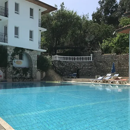Hotel R.e.d.